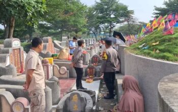 Polsek Padang Hilir Monitor Sembahyang Ceng Beng Etnis Tionghoa
