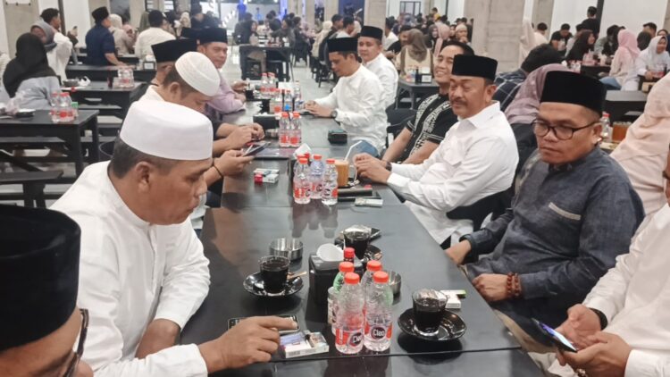 Bupati dan Kapolres Madina Berbaur Bersama Masyarakat di Launching Warkop Madina