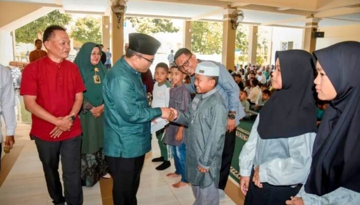 SDIT Nurul ‘Ilmi Kota Padangsidimpuan Santuni Fakir Miskin Dan Anak Yatim
