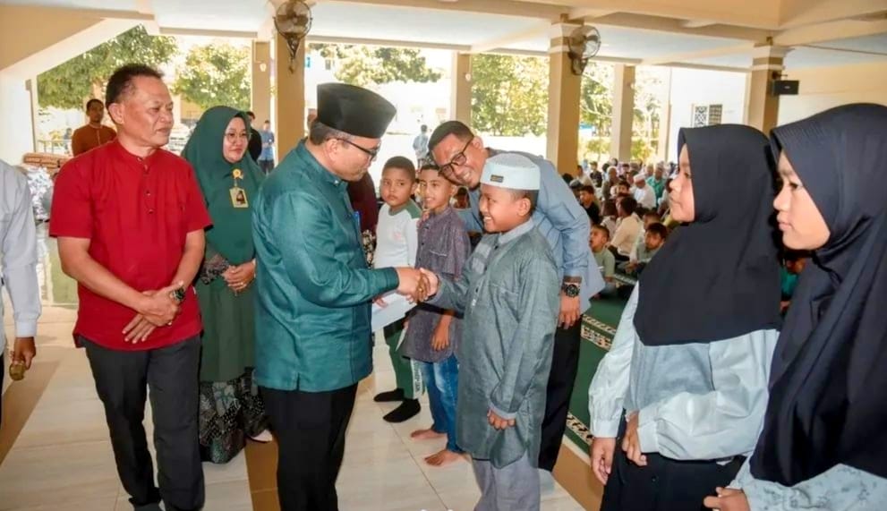 SDIT Nurul ‘Ilmi Kota Padangsidimpuan Santuni Fakir Miskin Dan Anak Yatim