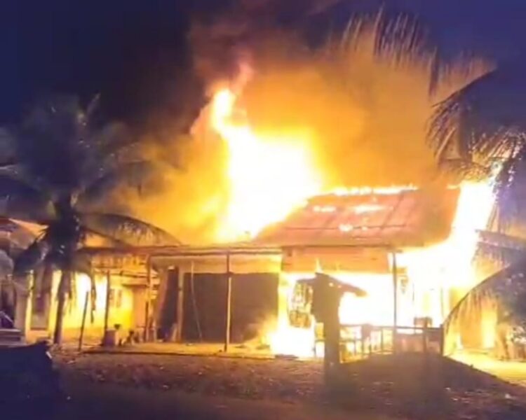 Usai Tarawih, Dua Ruko di Nagan Raya Ludes Terbakar