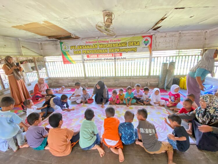 Kembalikan Keceriaan Anak Korban Banjir, Tim PKM Unsam Trauma Healing Melalui Ecotherapy