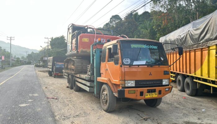 Polda Sumut Amankan Dua Ekskavator Tambang Emas Ilegal Madina
