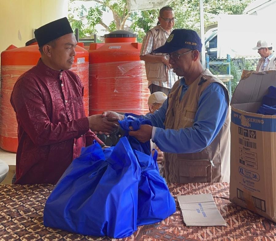 Universitas Samudra Distribusikan Paket Perlengkapan Bayi Bagi Korban Banjir Tamiang