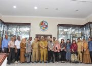 Permudah Aktivitas, Asri Ludin Tambunan Serahkan Kartu E-Toll Alumni Smansa Lubukpakam