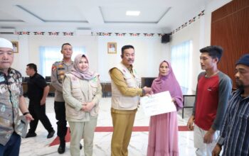 Bupati Madina Salurkan Bantuan Rumah Terdampak Bencana Tahap II