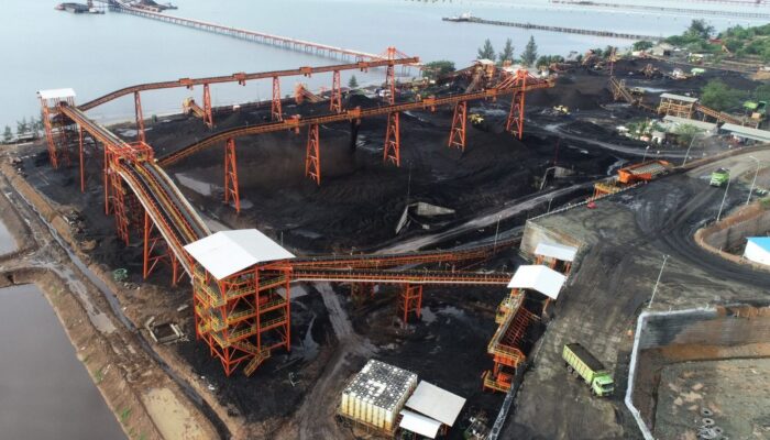 Dorong Green Mining, PLN Salurkan 23.040 Unit REC PT Borneo Indobara