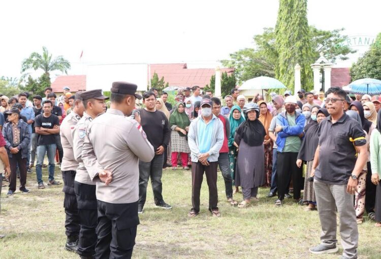 Polres Aceh Singkil Kawal Aksi Demo Desak Pengesahan APBK