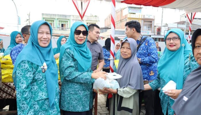 Ratusan Paket Pangan Murah TP PKK Madina Terjual dalam Waktu Singkat
