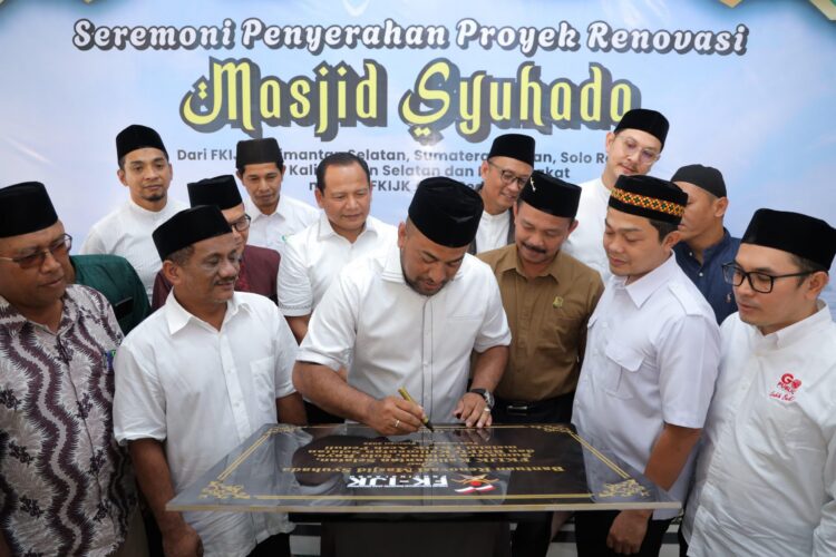 FKIJK Aceh Bantu Renovasi Masjid Syuhada Kuala Simpang