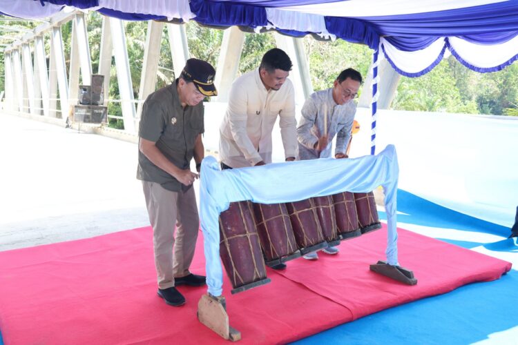 Gubernur Sumut Resmikan Jembatan Rp21,8 Miliar di Pedalaman Tapsel, Bupati Gus Irawan Apresiasi