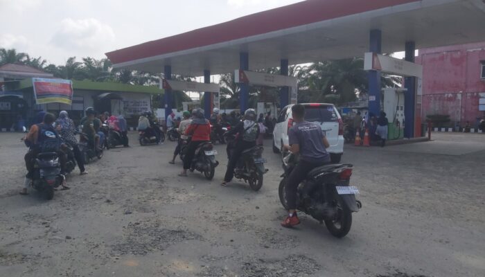 Antrean Panjang di SPBU Pangkalanbrandan Dipicu Isu Kelangkaan BBM Akibat Konflik Iran