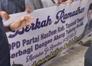 Partai NasDem Tapteng Salurkan Sembako dan Santuni Abang Becak