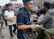 DPD Partai NasDem Tapteng Berbagi Takjil, Masyarakat yang Melintas Apresiasi