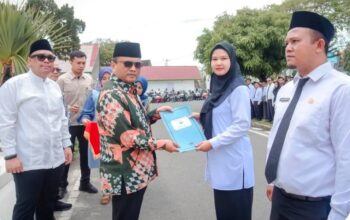 Wali Kota P.Sidimpuan Serahkan SK Perpanjangan Perjanjian Kerja 259 PPPK