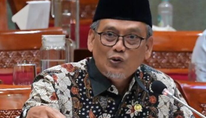 Konflik Iran-Israel Buat 50000 Potong Sarung DariTegal Terrunda Untuk  Ekspor