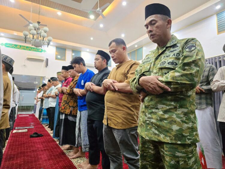 TNI dan Warga Peringati Nuzulul Qur’an Ramadhan 1447 Hijriah di Korem Lilawangsa