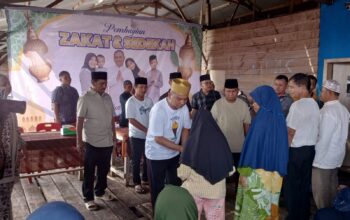 Bakhtiar Ahmad Sibarani dan Keluarga Salurkan Zakat dan Sedekah kepada 500 Warga di Sibolga