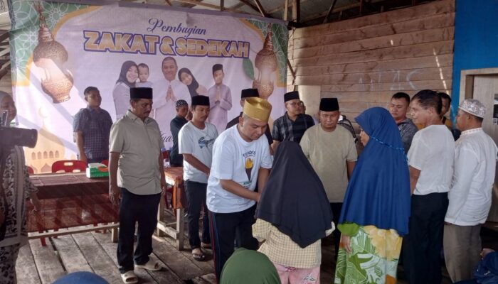 Bakhtiar Ahmad Sibarani dan Keluarga Salurkan Zakat dan Sedekah kepada 500 Warga di Sibolga