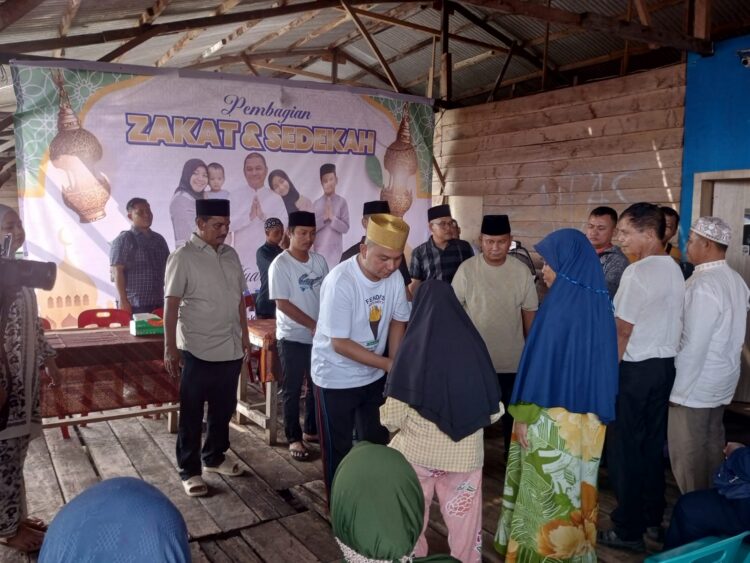 Bakhtiar Ahmad Sibarani dan Keluarga Salurkan Zakat dan Sedekah kepada 500 Warga di Sibolga