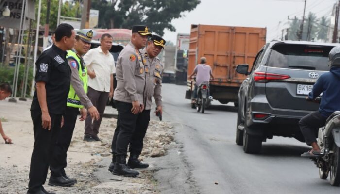 Jelang Ops Ketupat Toba 2026, Kapolres Batubara Pantau Jalan Rusak Dan Stok BBM