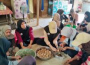 HMJ Pendidikan Geografi Lakukan Restorasi Mangrove Dan Sosialisasi Pengolahan Produk Lokal Di Desa Salahaji