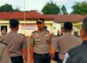 Kapolres Pakpak Bharat Pimpin Apel Jam Pimpinan, Periksa Kerapian Personel dan Senpi