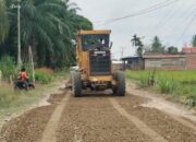 Gerak Cepat Perbaiki Jalan Sambut Lebaran, Warga Ucapkan Terima Kasih Kepada Bupati HM Salim Fakhry