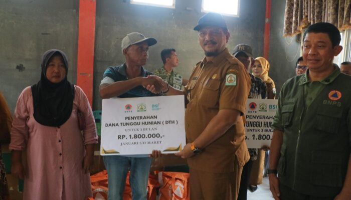 Warga Kecamatan Rantau Terima DTH