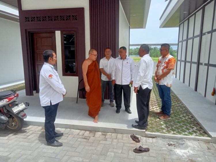 Pembimas Buddha Kemenag Sumut Kunjungi Vihara Cittabala Manggala Pantai Labu