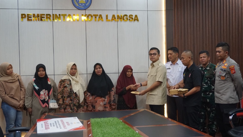 Pemko Langsa Terima Santunan Kemensos Kepada Ahli Waris Korban Bencana Hidrometeorologi