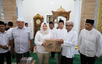 Santuni Anak Yatim dan Piatu di Tambangan, Wabup Madina: Jangan Beli Petasan