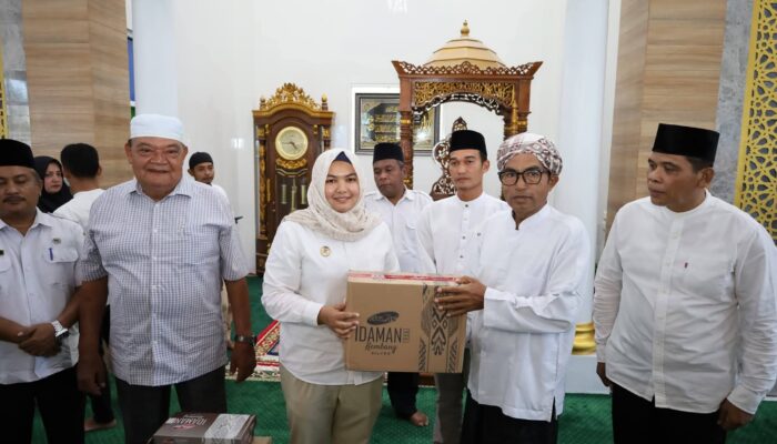 Santuni Anak Yatim dan Piatu di Tambangan, Wabup Madina: Jangan Beli Petasan