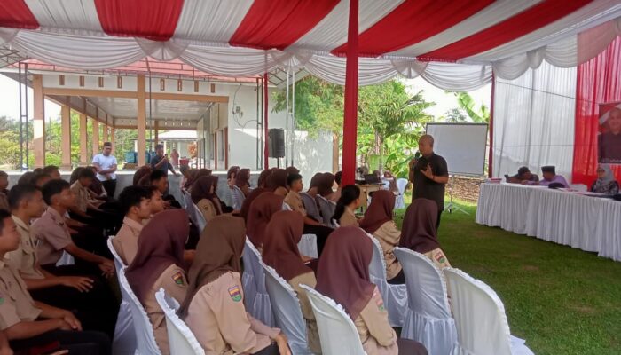 Wakil Ketua DPRD Sumut Tanamkan Nilai Pancasila kepada Siswa SMA Negeri 1 Beringin