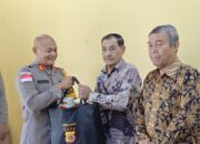 Kapolres Sabang Bagikan Paket Lebaran untuk Purnawirawan, Warakauri dan Anggota PWI