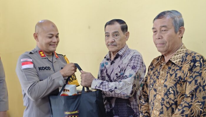 Kapolres Sabang Bagikan Paket Lebaran untuk Purnawirawan, Warakauri dan Anggota PWI