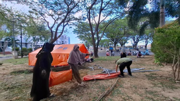 Korban Banjir Dirikan Tenda di Kantor Bupati Bireuen, Tuntut Tempat Tinggal yang Layak