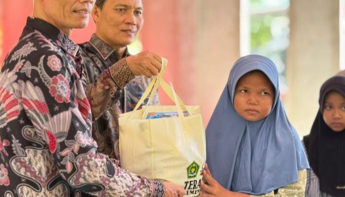 Kemenag Abdya Perkuat Kepedulian Sosial Lewat THR Ramadan