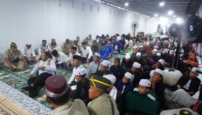 Senyum Santri dan Motivasi Purnawirawan: Potret Hangat Buka Puasa PPAD Sumut di Ponpes Mazilah Darussalam