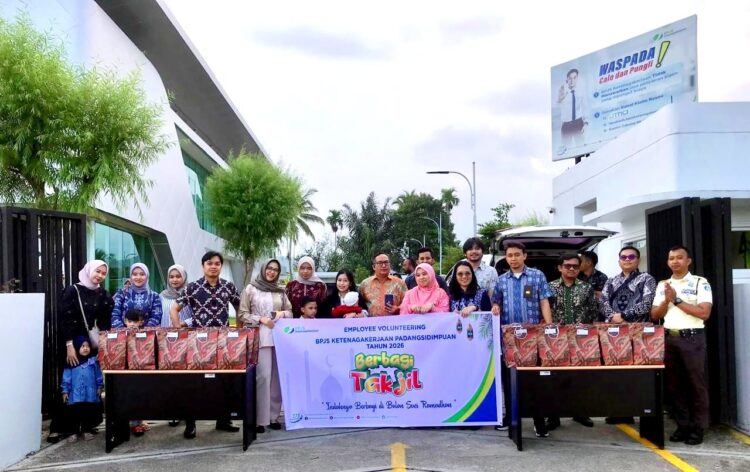 Wujud Kepedulian Sosial, BPJS Ketenagakerjaan Padangsidimpuan Adakan Employee Volunteering Berbagi Takjil