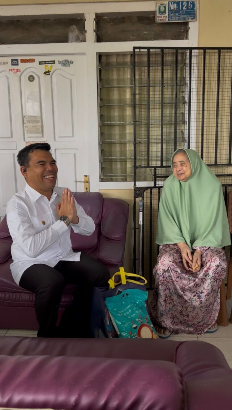 Berbagi Sukacita Idul Fitri: Saat Kejari Poso dan IAD Menyapa serta Memuliakan Para Senior Purnaja