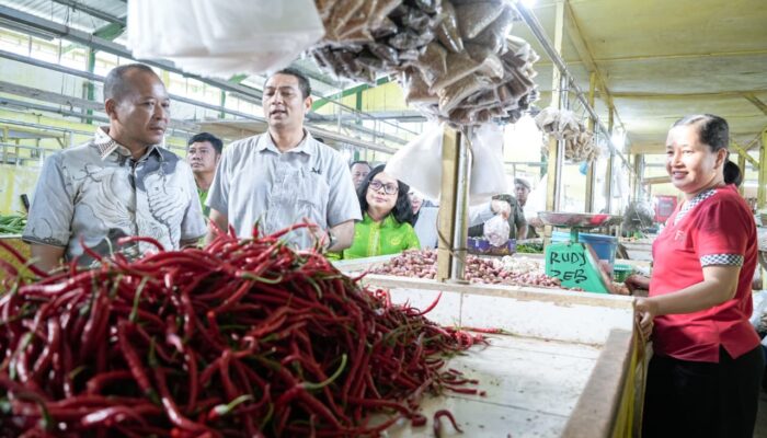 Sekda Sergai Sidak Pasar Sei Rampah, Harga Sembako Terpantau Stabil