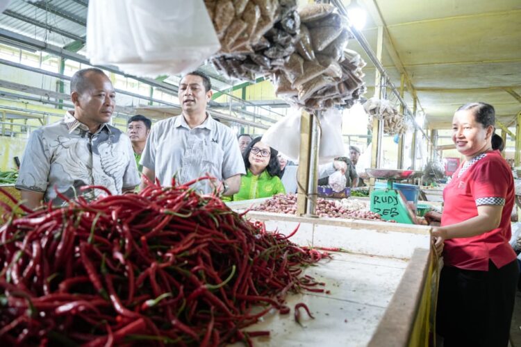 Sekda Sergai Sidak Pasar Sei Rampah, Harga Sembako Terpantau Stabil