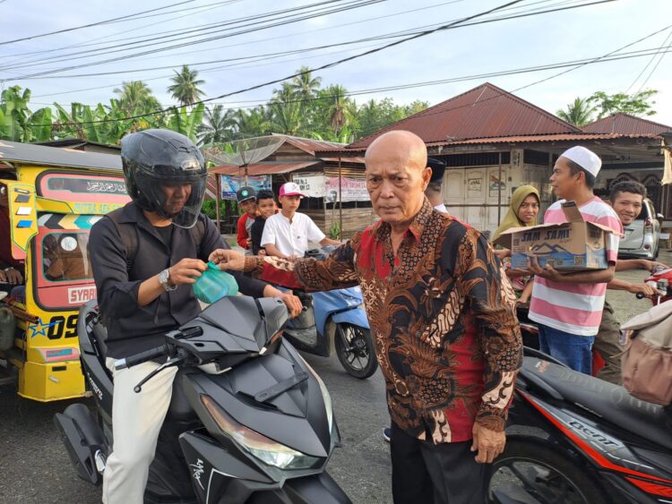 Camat Panyabungan Utara Apresiasi Giat Berbagi Takjil Korwasis