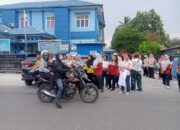 Puskesmas Pantai Labu Bagikan 150 Takjil kepada Pengguna Jalan