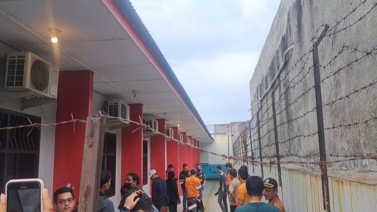 Pra Rekonstruksi Kasus Mayat Perempuan di Boks Plastik: 40 Adegan