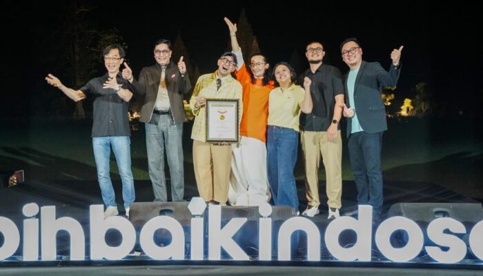 11 Jam Live TikTok Tanpa Putus Bareng Indosat, Dave Hendrik – Iwet Ramadhan Pecahkan Rekor MURI