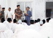 Penghujung Ramadan, Bupati Syah Afandin Santuni 65 Santri Ulumul Quran 