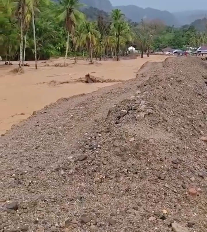 Di Hutanabolon Bendungan Pasir Hanyut Diterjang Banjir, Warga Sorot Kinerja Pemerintah