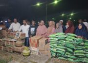 Gubernur Aceh Bantu Korban Banjir yang Bertahan di Tenda Darurat Kantor Bupati Bireuen